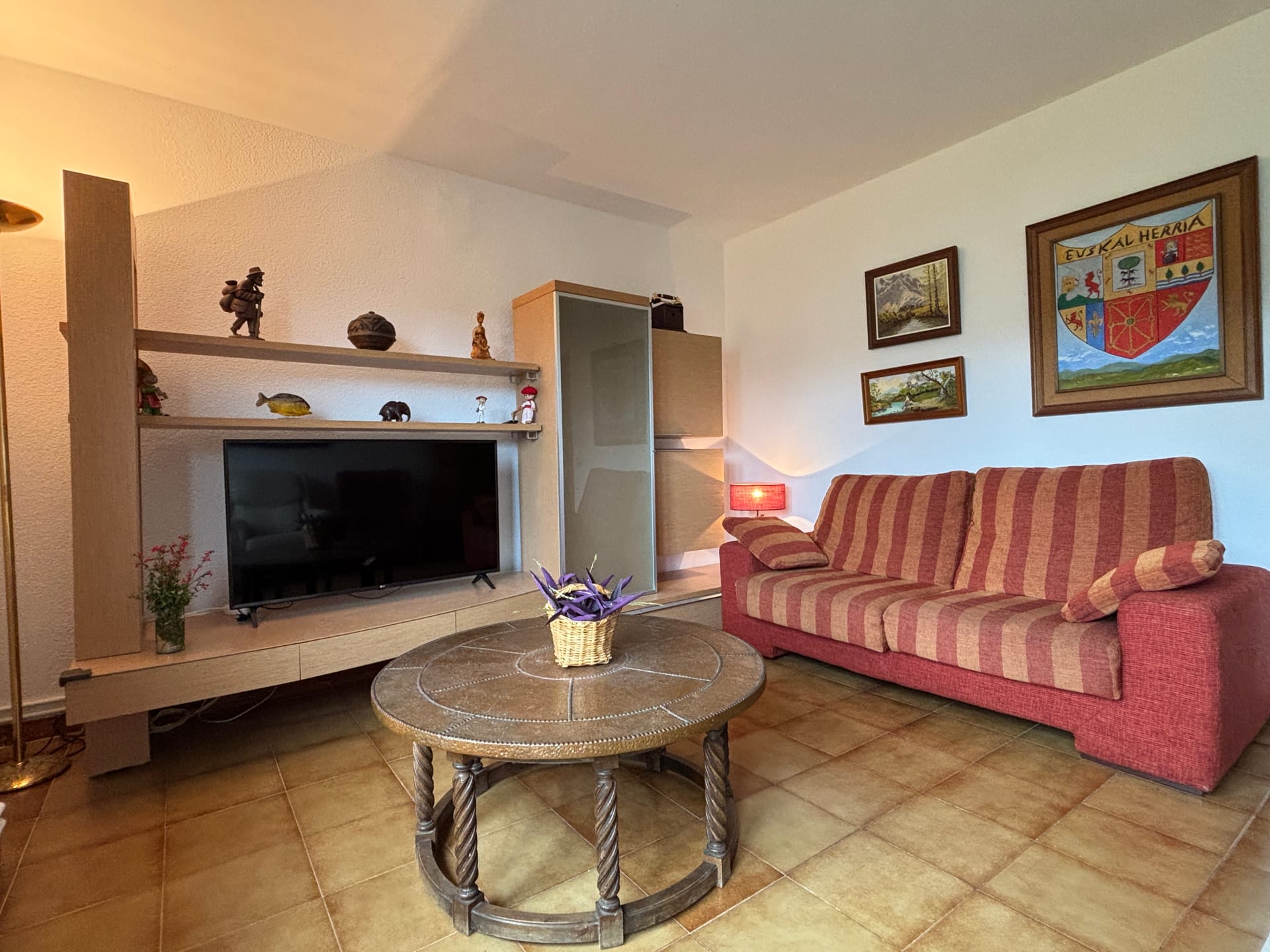 Salón (otro ángulo)